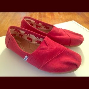 Toms Shoes